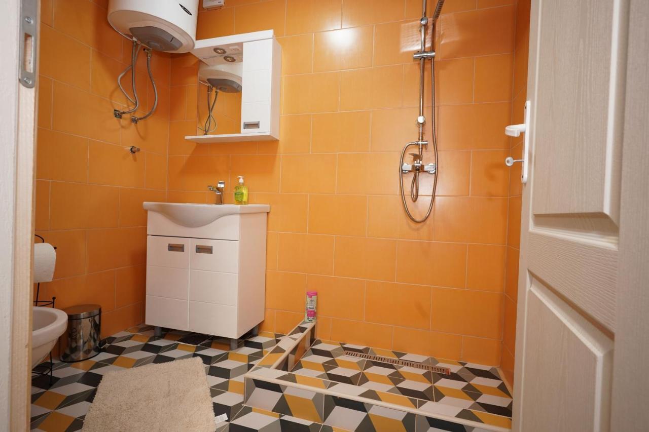 Zmaj Ognjeni Etno Concept Lägenhet Kupinovo Exteriör bild