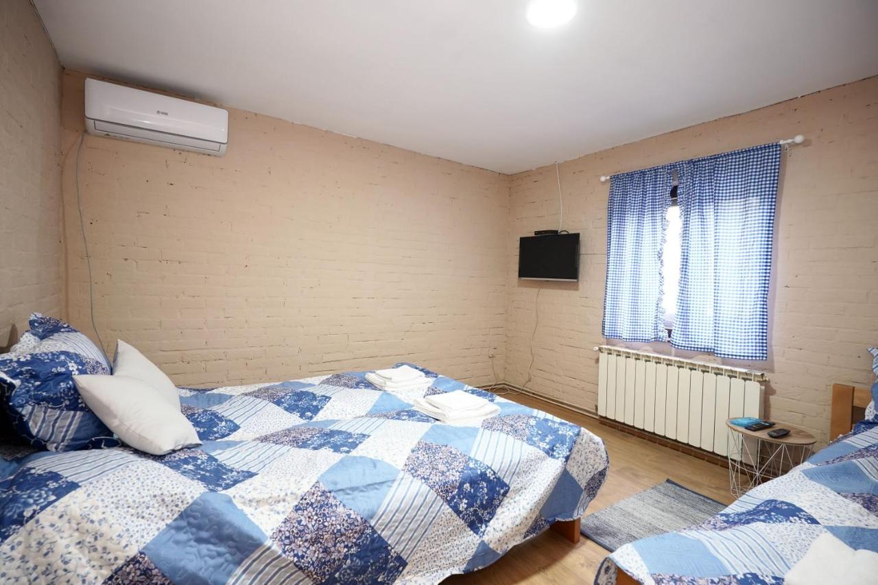 Zmaj Ognjeni Etno Concept Lägenhet Kupinovo Exteriör bild