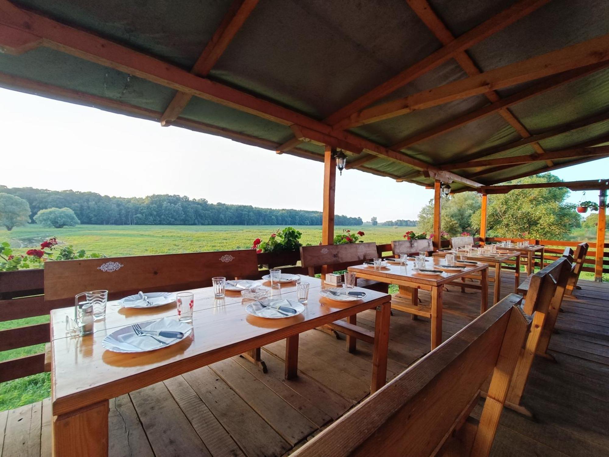 Zmaj Ognjeni Etno Concept Lägenhet Kupinovo Exteriör bild