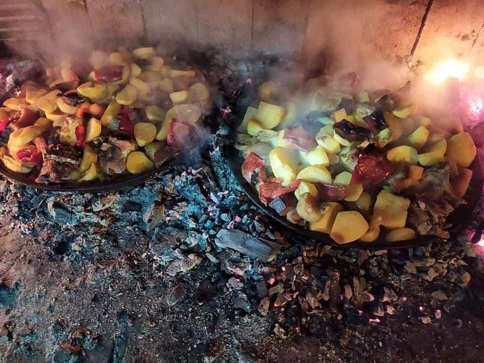 Zmaj Ognjeni Etno Concept Lägenhet Kupinovo Exteriör bild