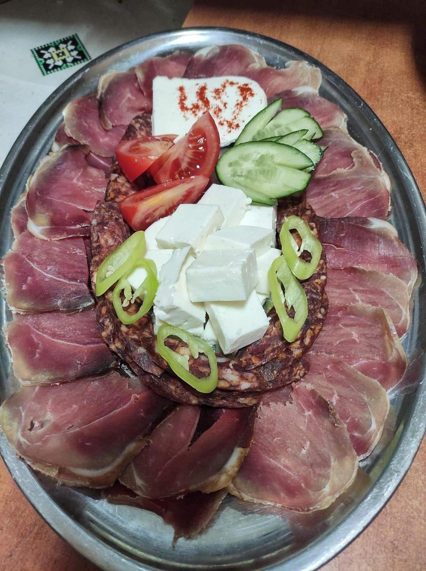Zmaj Ognjeni Etno Concept Lägenhet Kupinovo Exteriör bild